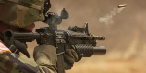 Soldat Tenant Un Fusil